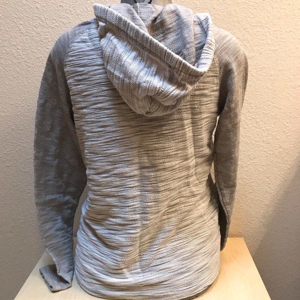 Free Planet Hoodie. Heather Grays.  Raglan Sleeve. Adult Small. NWOT. - Picture 5 of 12